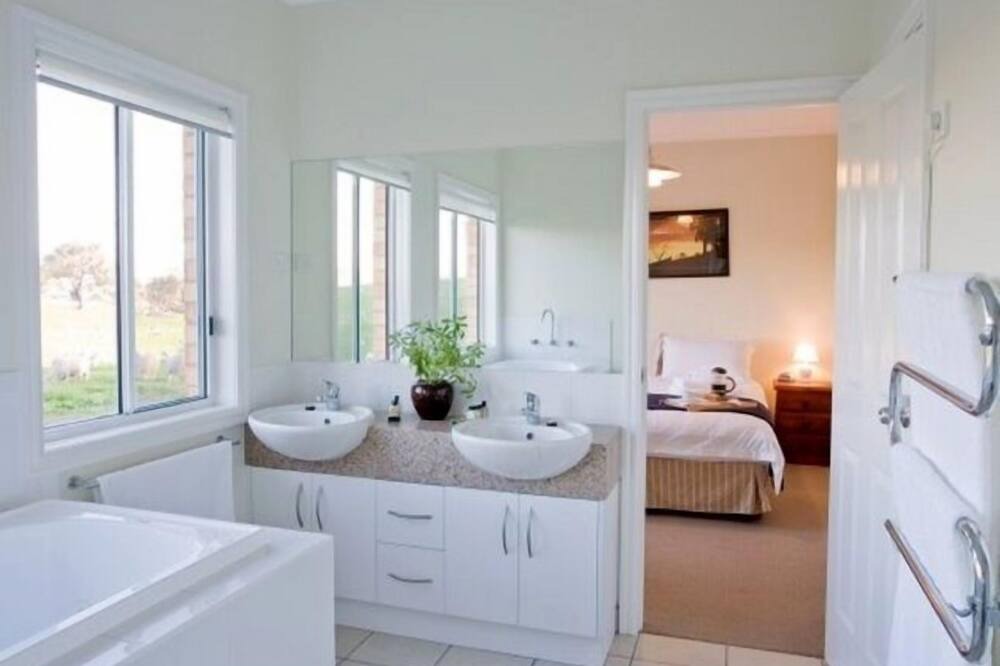 Photo of Bathroom in Heathcote South