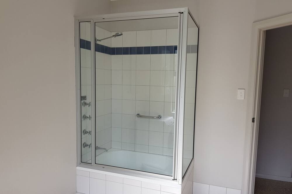 Photo of Bathroom in Gracetown