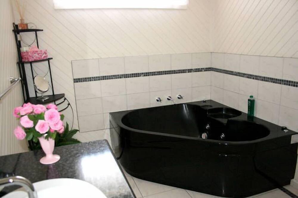 Photo of Bathroom in Swan Hill