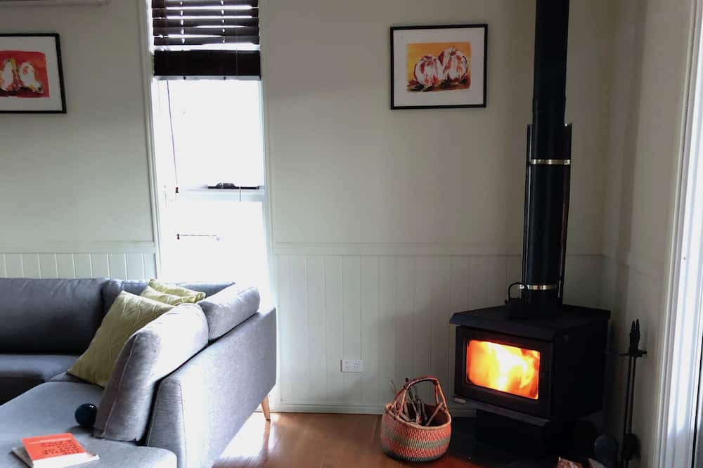 Photo of Livingroom in Somerset Dam