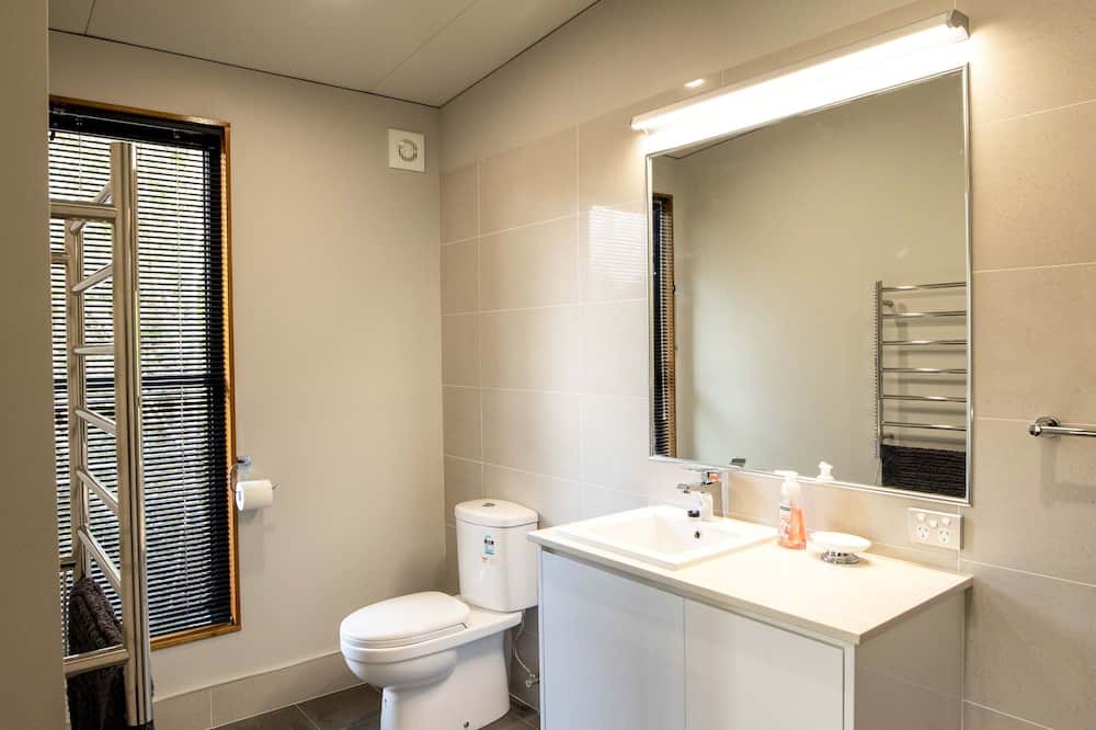 Photo of Bathroom in Springbrook