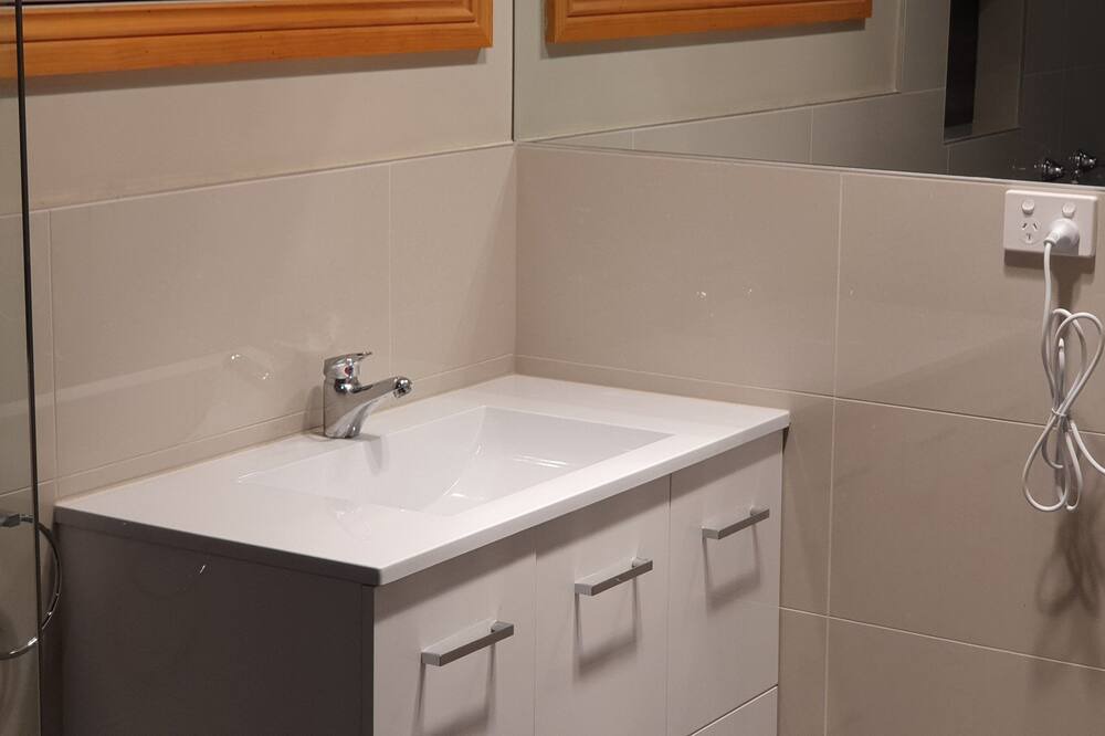 Photo of Bathroom in Claude Road