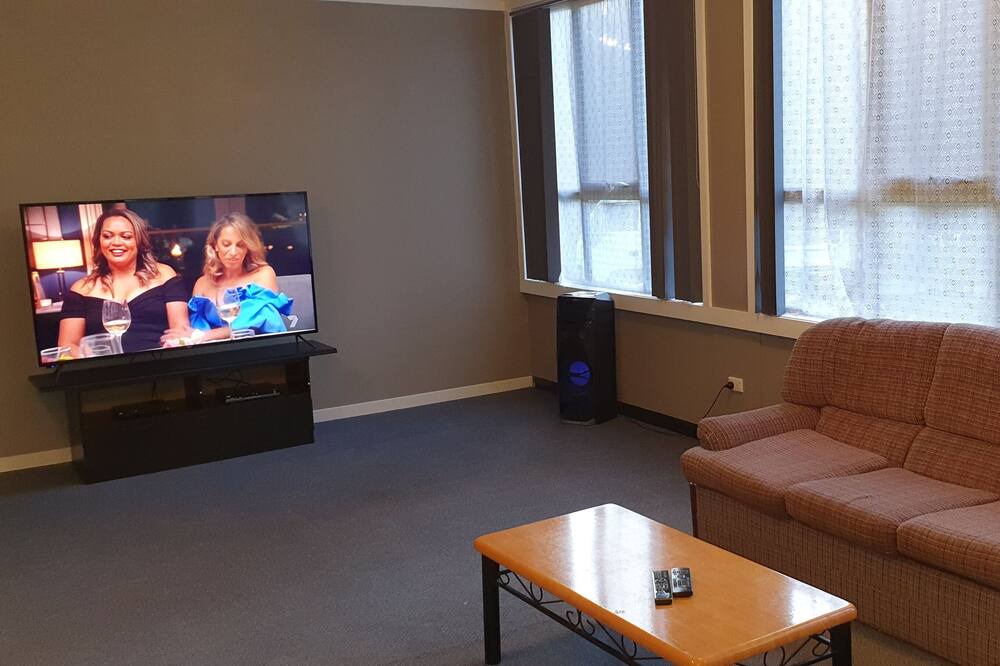 Photo of Livingroom in Claude Road