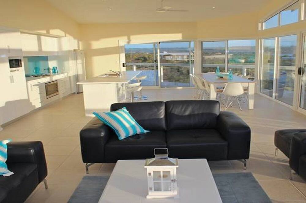 Photo of Livingroom in Island Beach