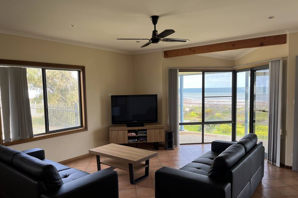Photo of Livingroom in North Beach