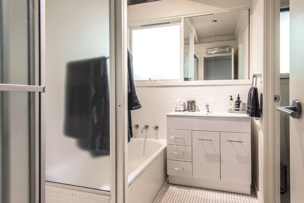 Photo of Bathroom in Kalorama