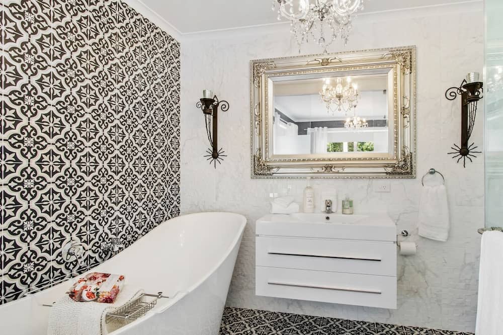 Photo of Bathroom in Mountain Lagoon