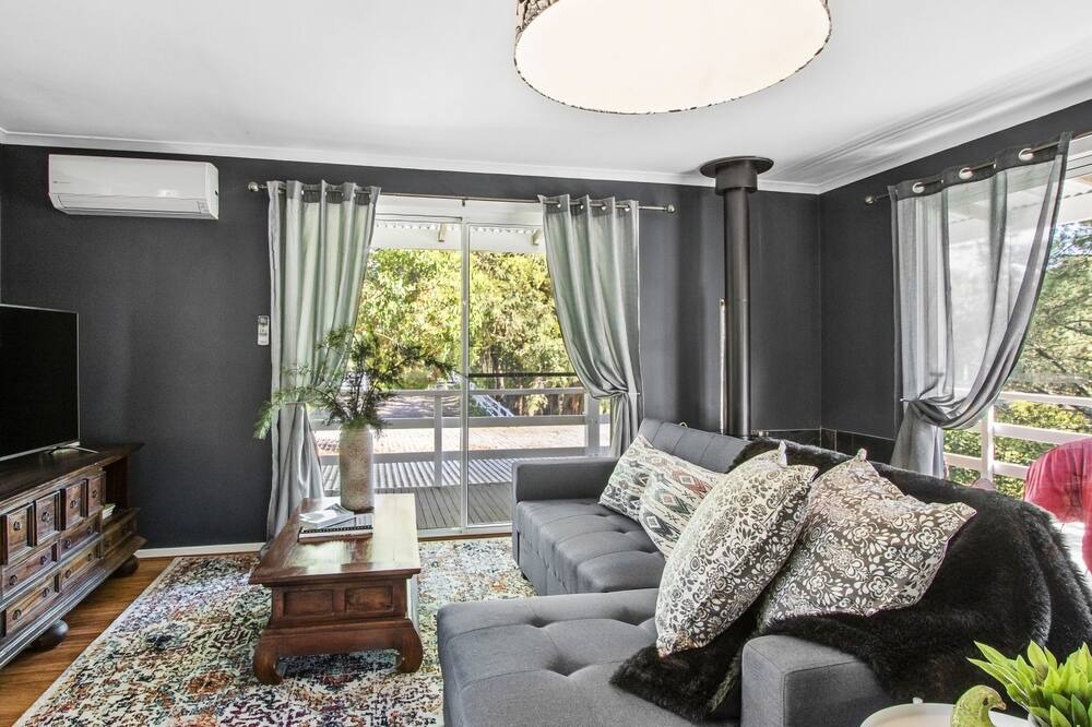 Photo of Livingroom in Mountain Lagoon
