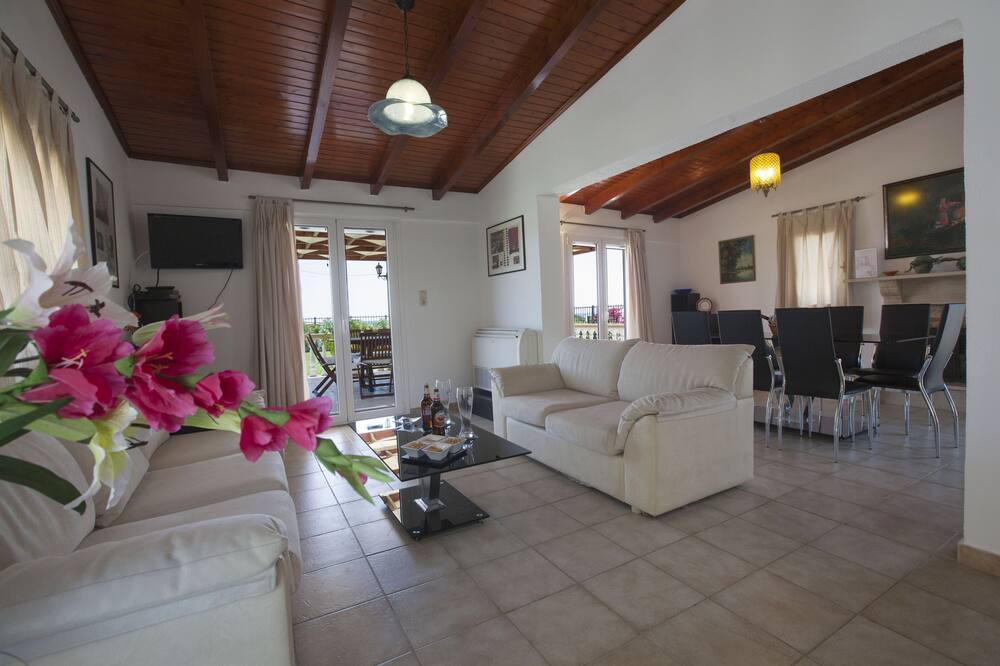 Photo of Livingroom in Kiotari