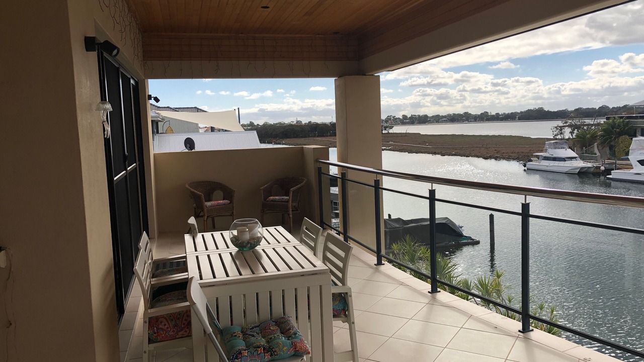 Photo of Outdoor in Halls Head