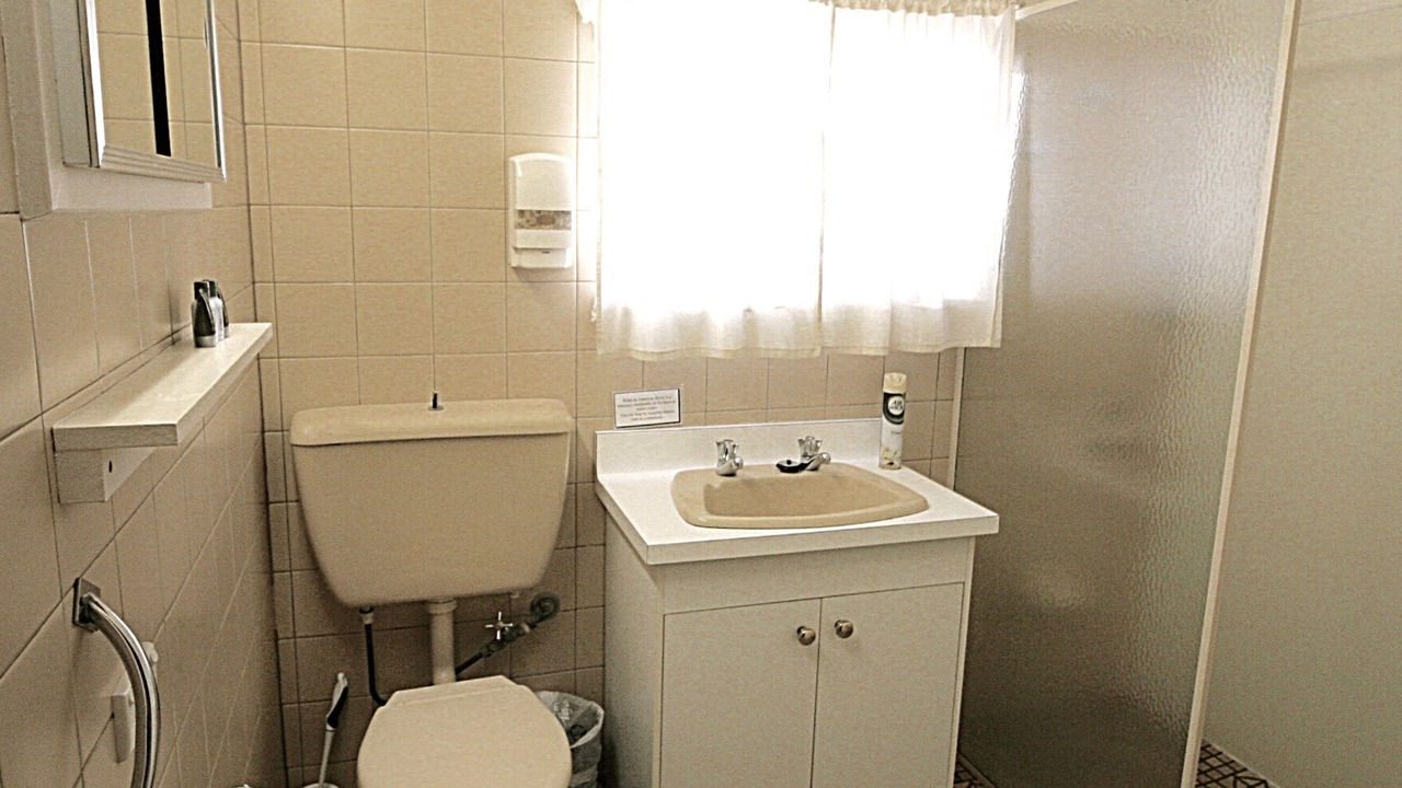 Photo of Bathroom in American River