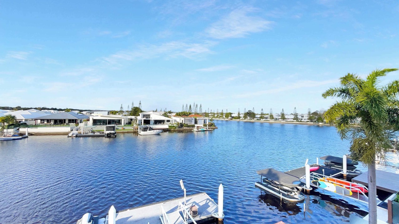 Photo of Others in Pelican Waters