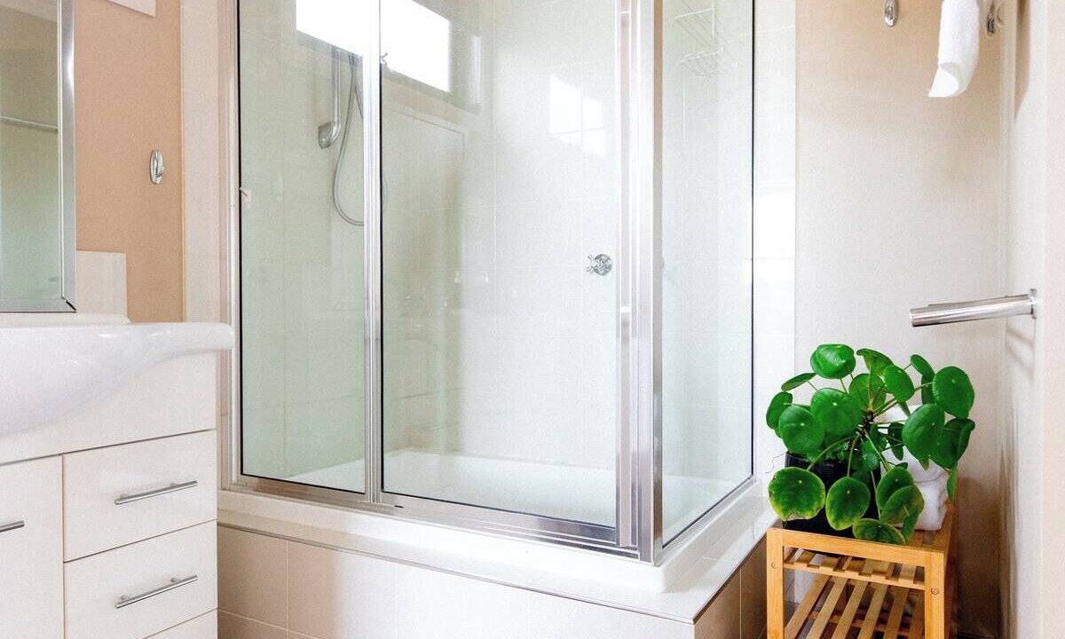 Photo of Bathroom in Binalong Bay
