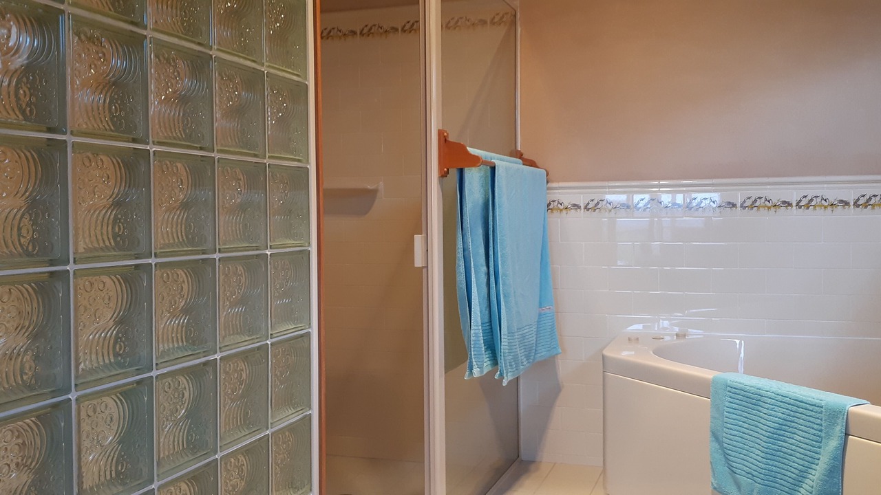 Photo of Bathroom in Mapleton