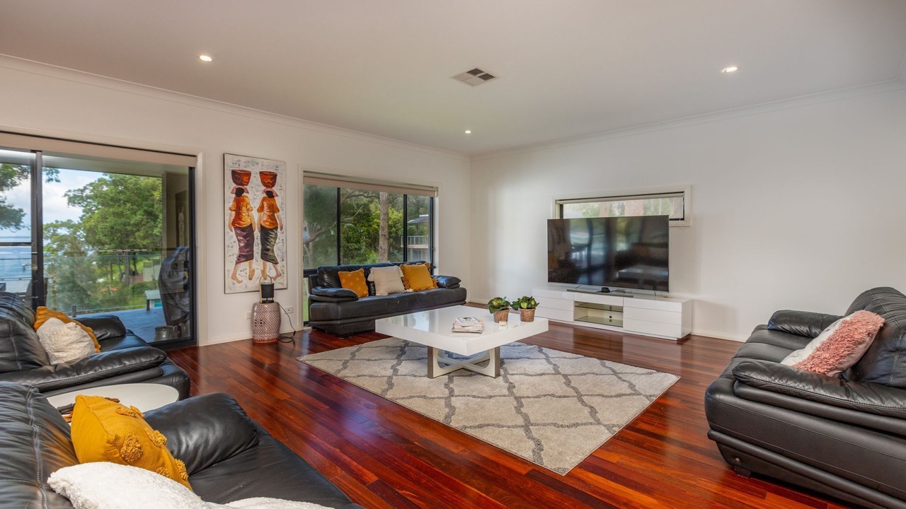 Photo of Livingroom in North Arm Cove