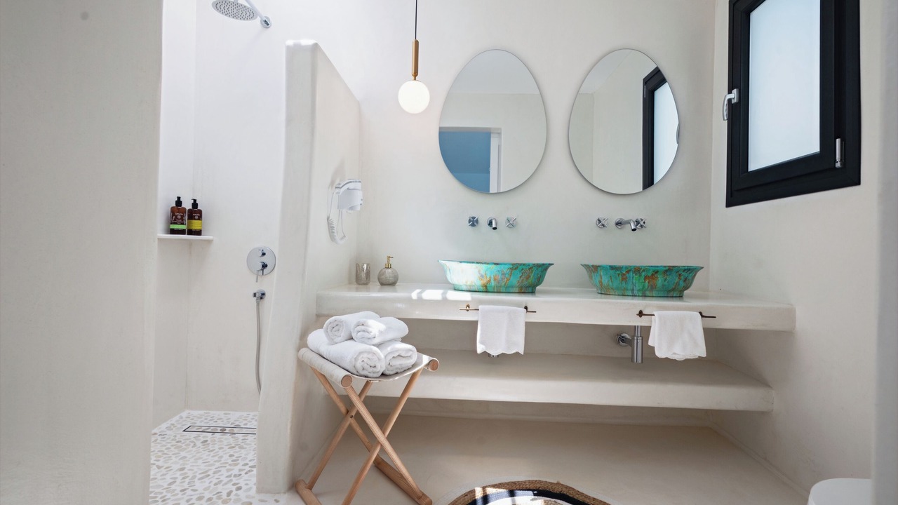 Photo of Bathroom in Ano Mera