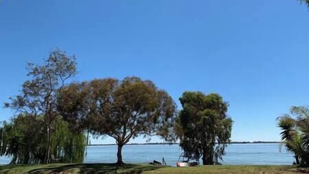 Photo of Others in Lake Boga
