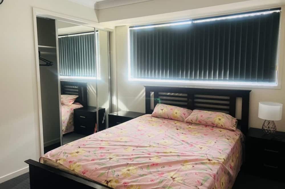 Photo of Bedroom in Pacific Pines