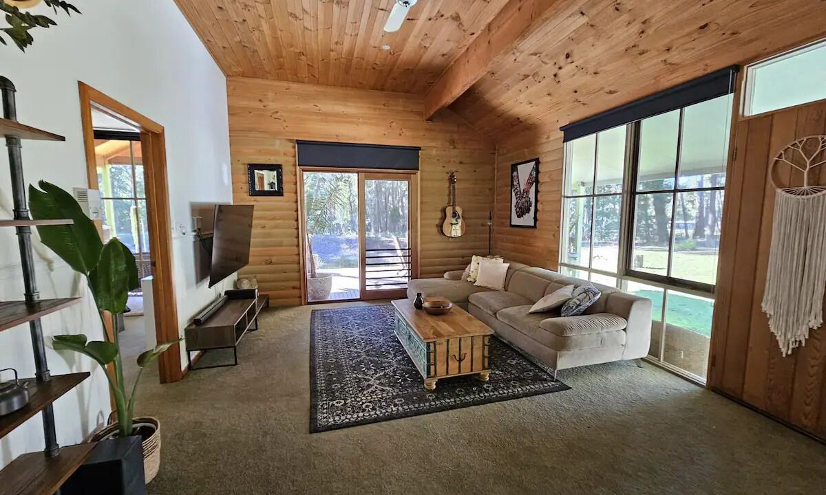 Photo of Livingroom in Wheatsheaf