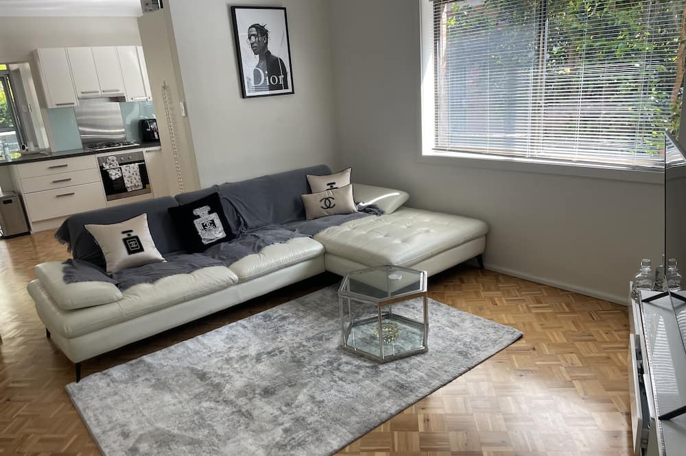 Photo of Livingroom in Ashfield