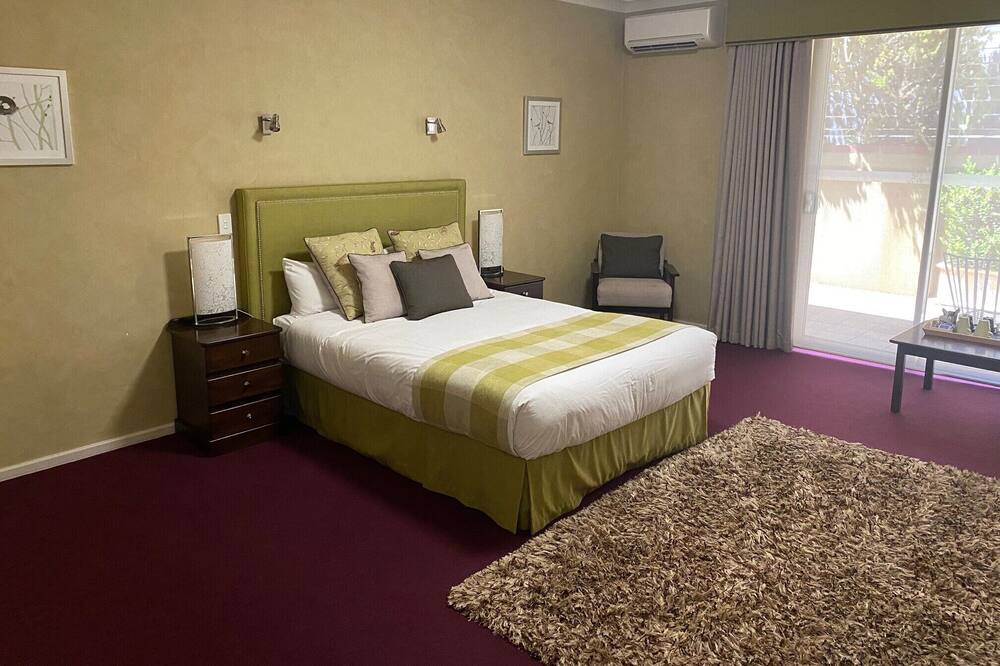 Photo of Bedroom in Mahogany Creek