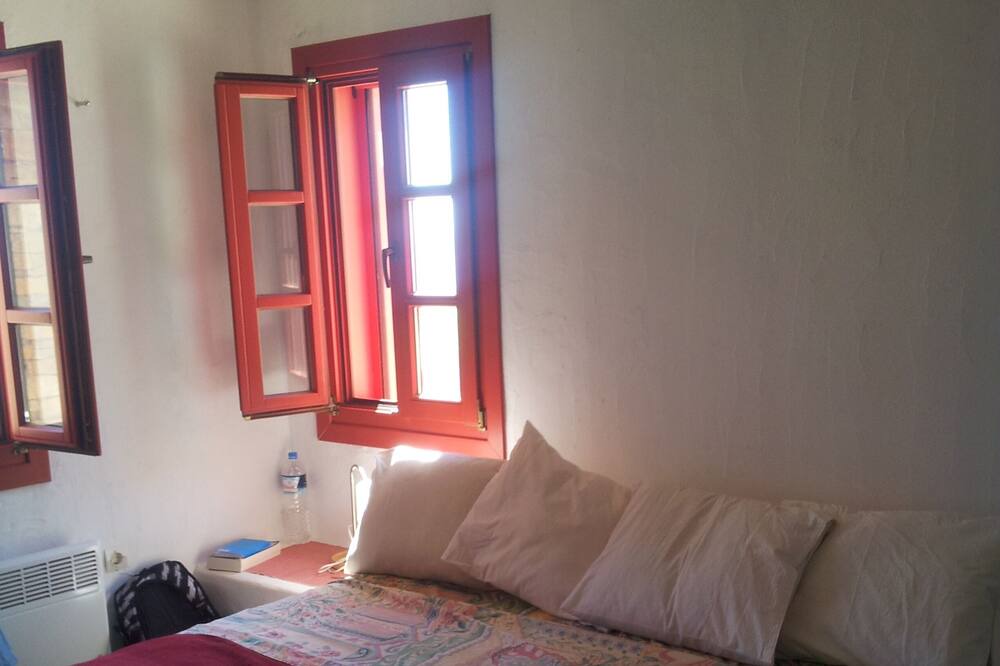 Photo of Bedroom in Kea