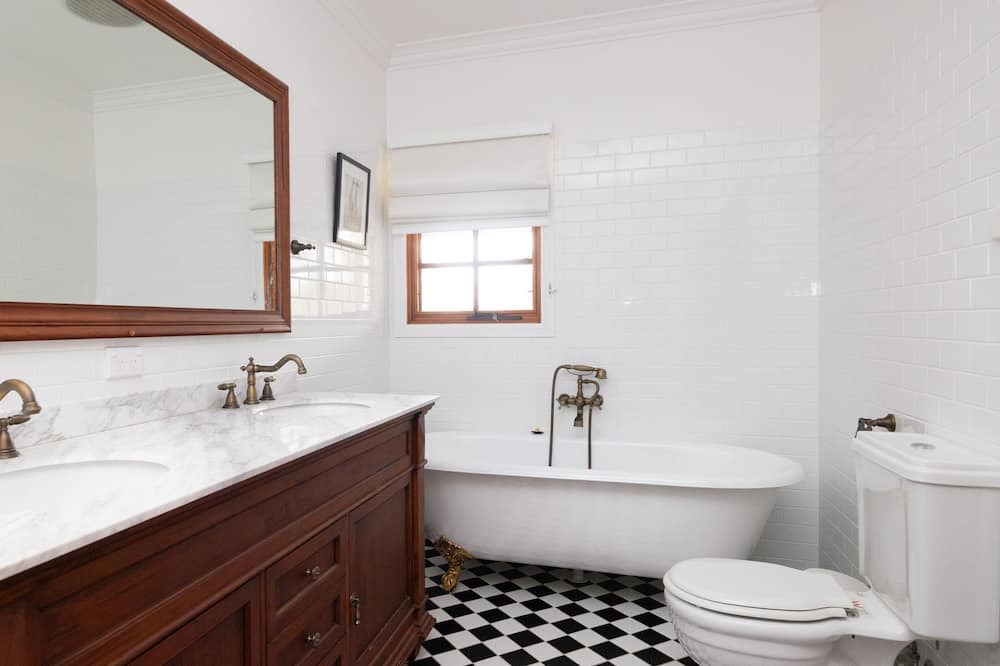 Photo of Bathroom in Little Forest