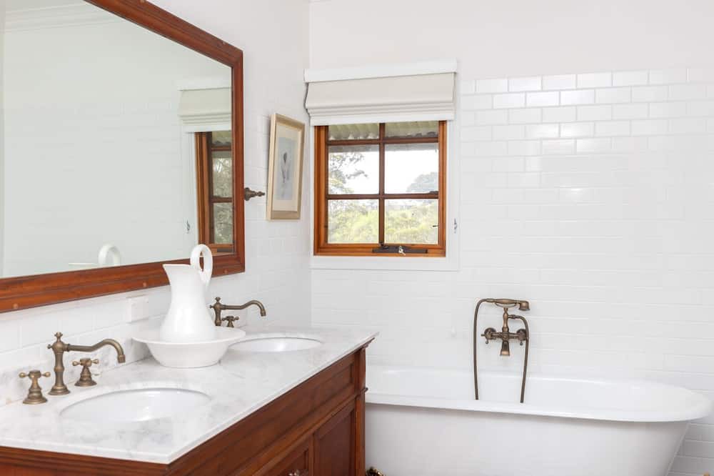 Photo of Bathroom in Little Forest