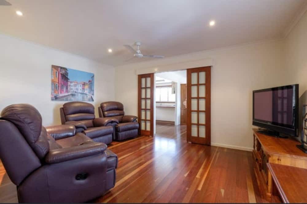 Photo of Livingroom in Walkervale