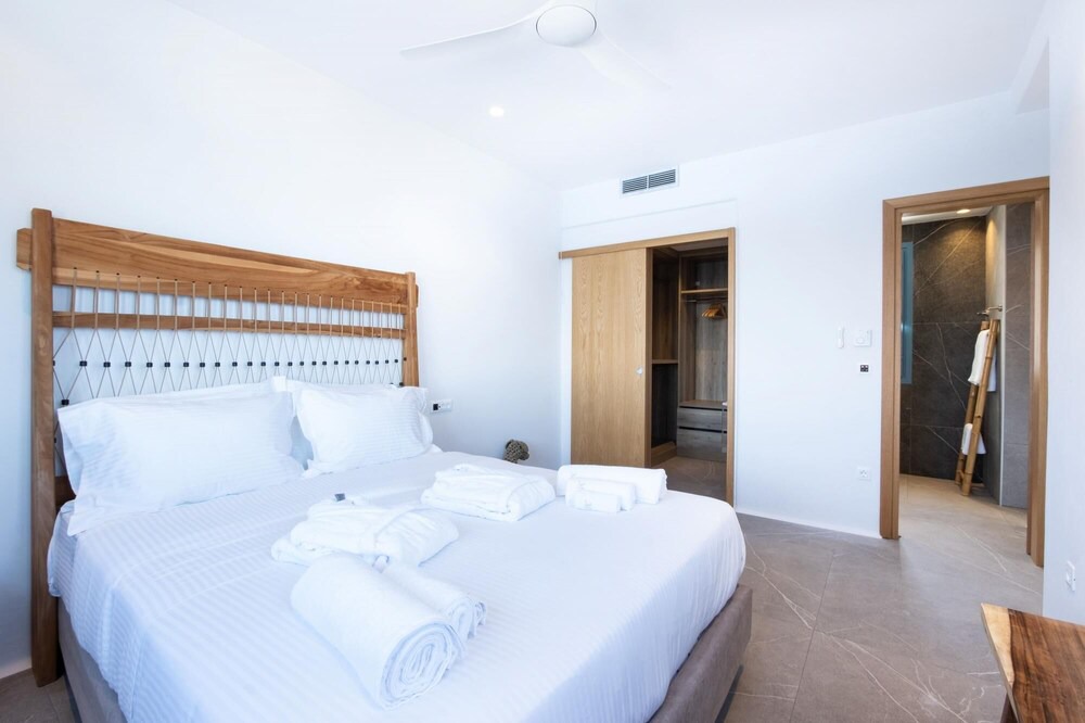 Photo of Bedroom in Ornos