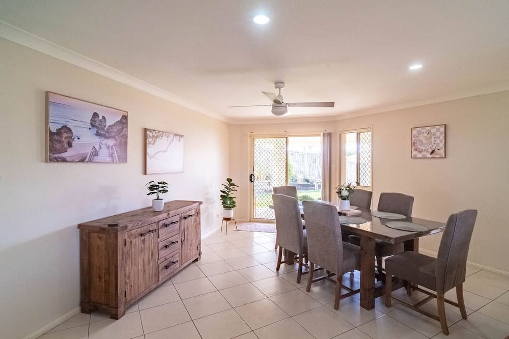 Photo of Livingroom in Upper Coomera