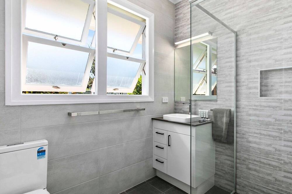 Photo of Bathroom in Point Vernon