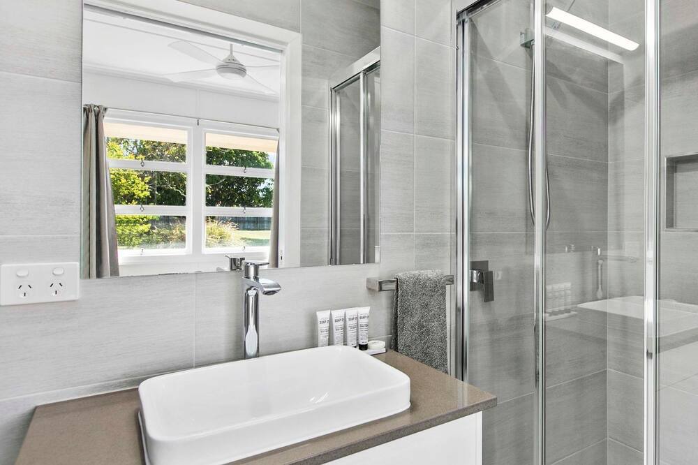 Photo of Bathroom in Point Vernon