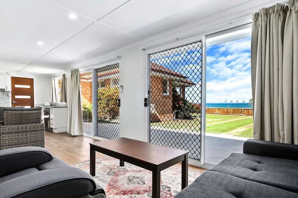 Photo of Livingroom in Point Vernon