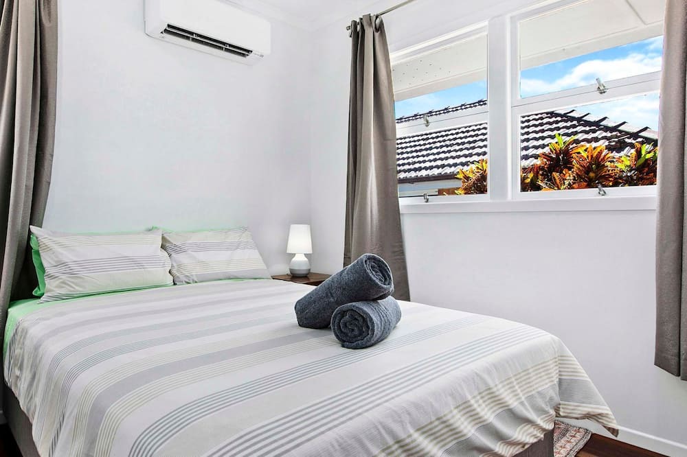Photo of Bedroom in Point Vernon