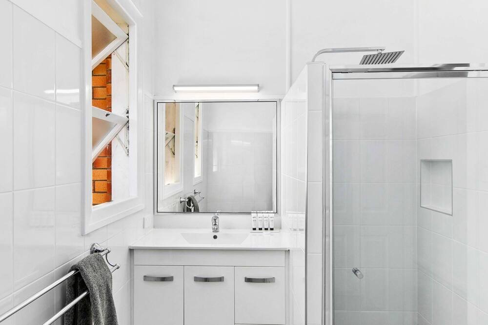 Photo of Bathroom in Point Vernon