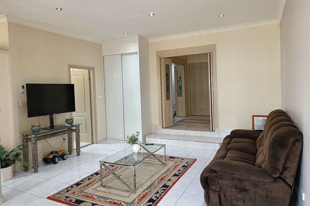Photo of Livingroom in Guildford
