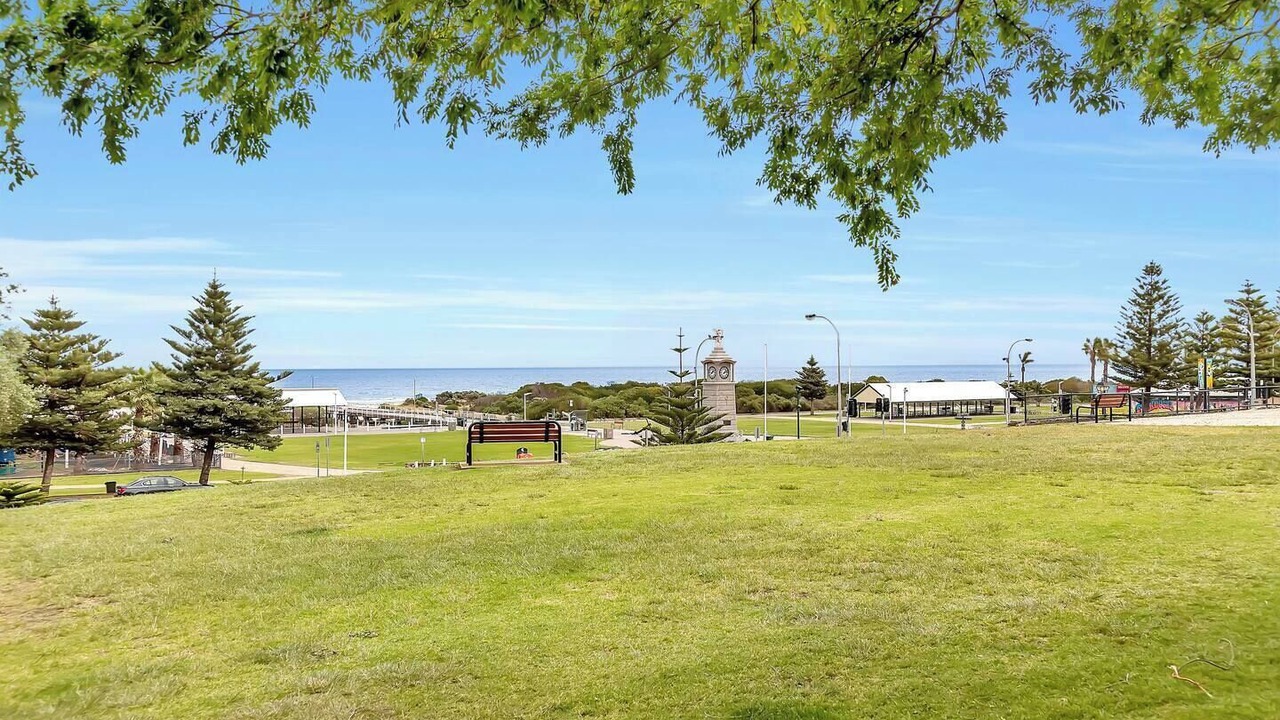 Photo of Others in Semaphore