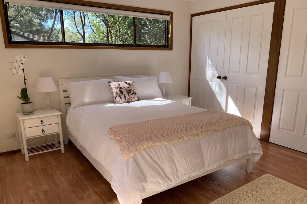 Photo of Bedroom in Point Clare