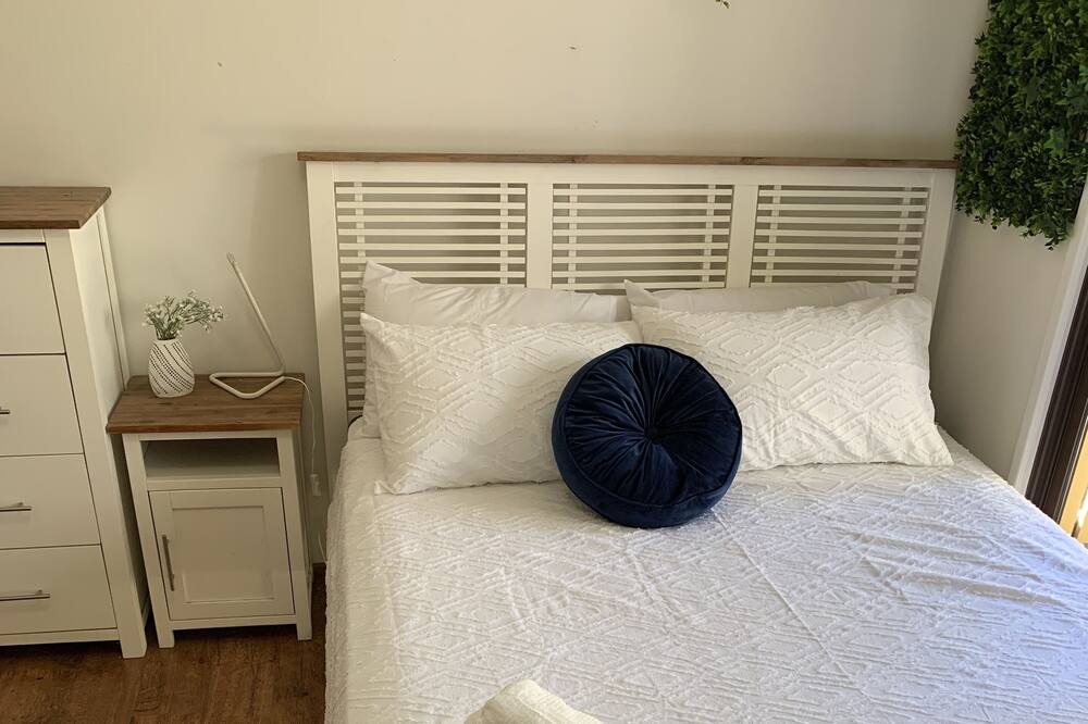 Photo of Bedroom in Point Clare