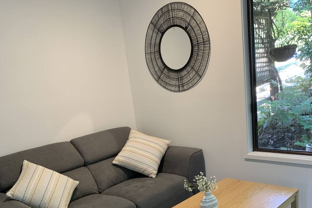 Photo of Livingroom in Point Clare