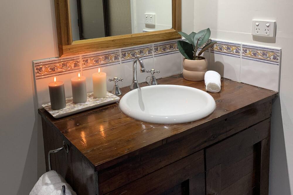 Photo of Bathroom in Point Clare