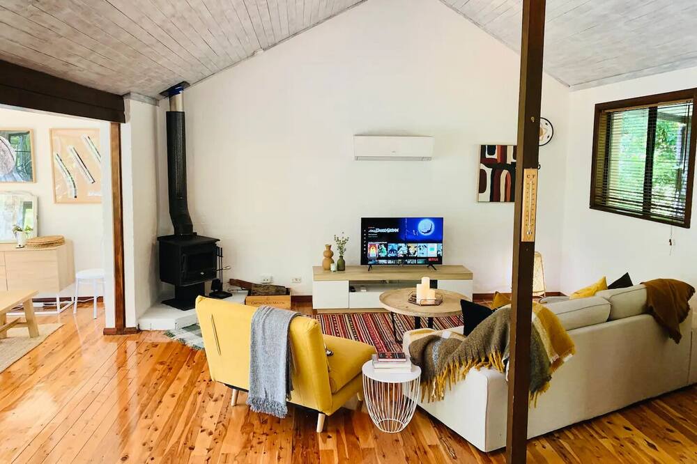Photo of Livingroom in Lower Macdonald