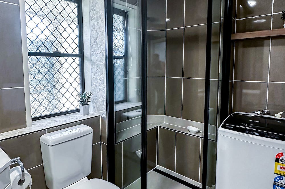 Photo of Bathroom in Dolphin Heads