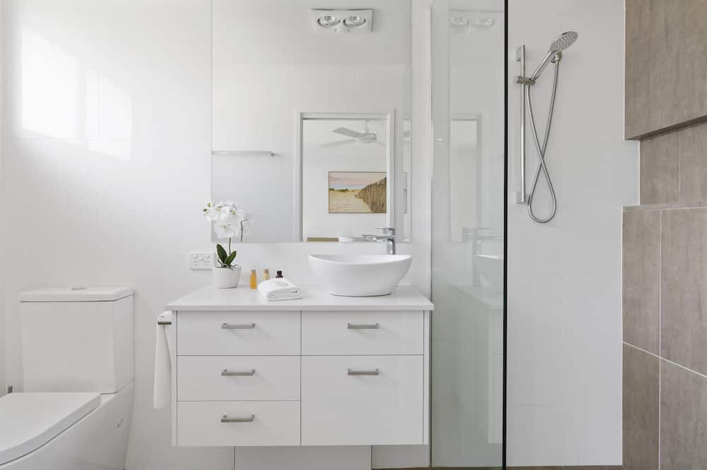 Photo of Bathroom in Bateau Bay