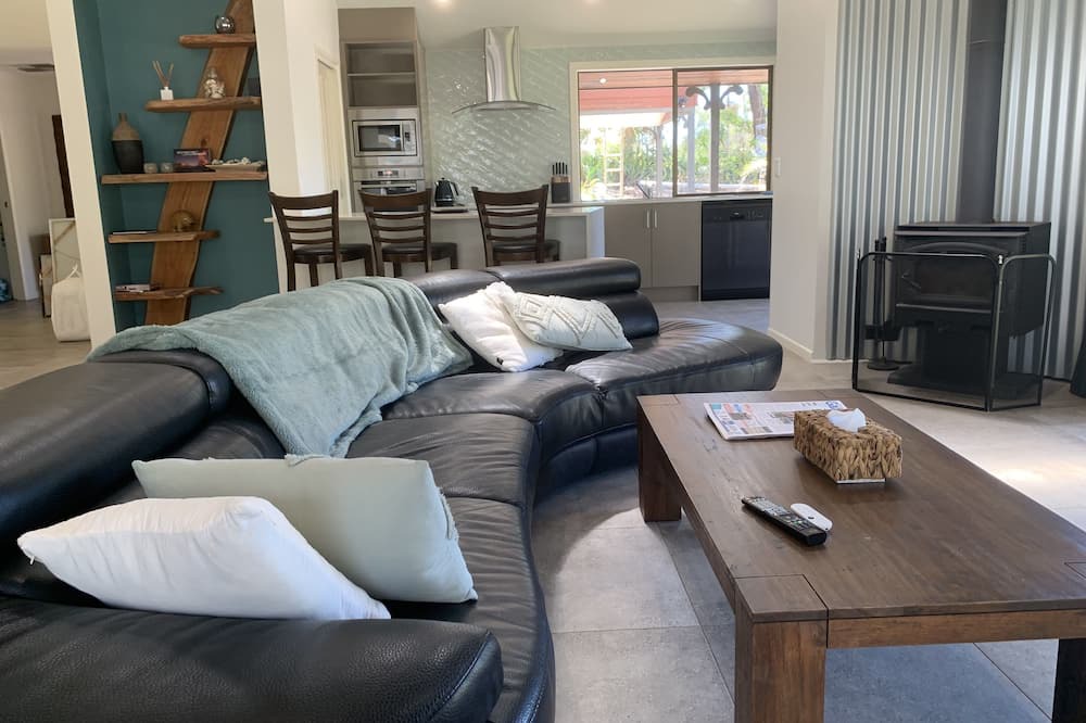 Photo of Livingroom in Landsborough