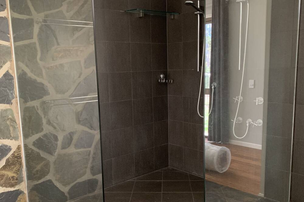 Photo of Bathroom in Landsborough