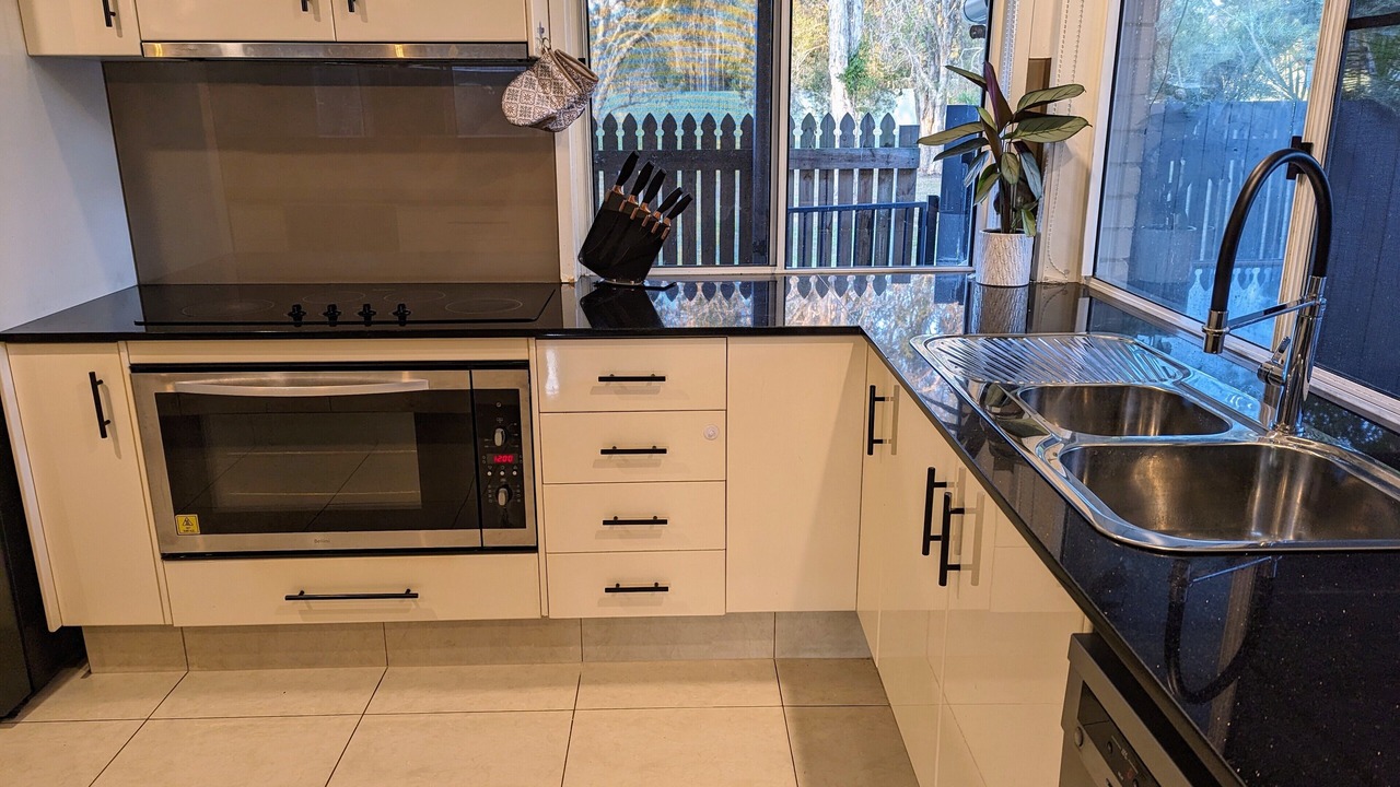 Photo of Kitchen in Helensvale