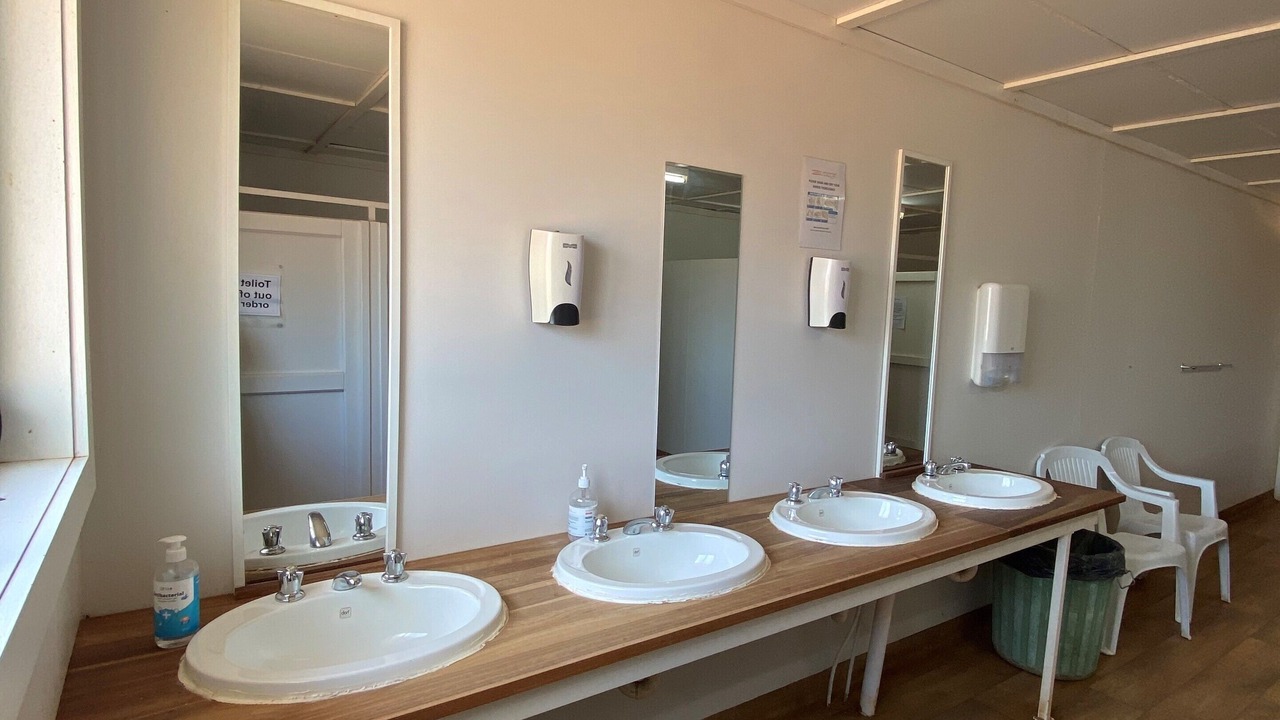 Photo of Bathroom in Arumpo