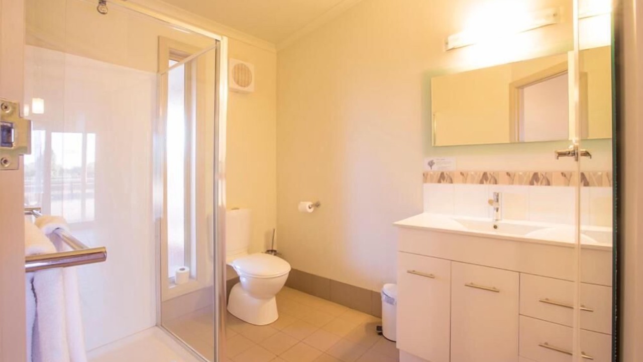 Photo of Bathroom in Arumpo